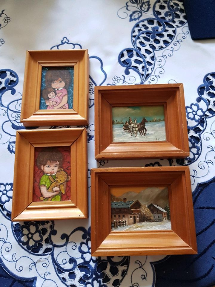 Zwei süsse kleine Kinderbilder 10,5 cm Höhe x 8,5 cm Ölbilder *